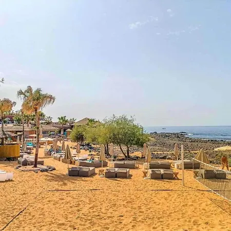 Apartment Beautiful In El Mar With Shared Infinity Pool